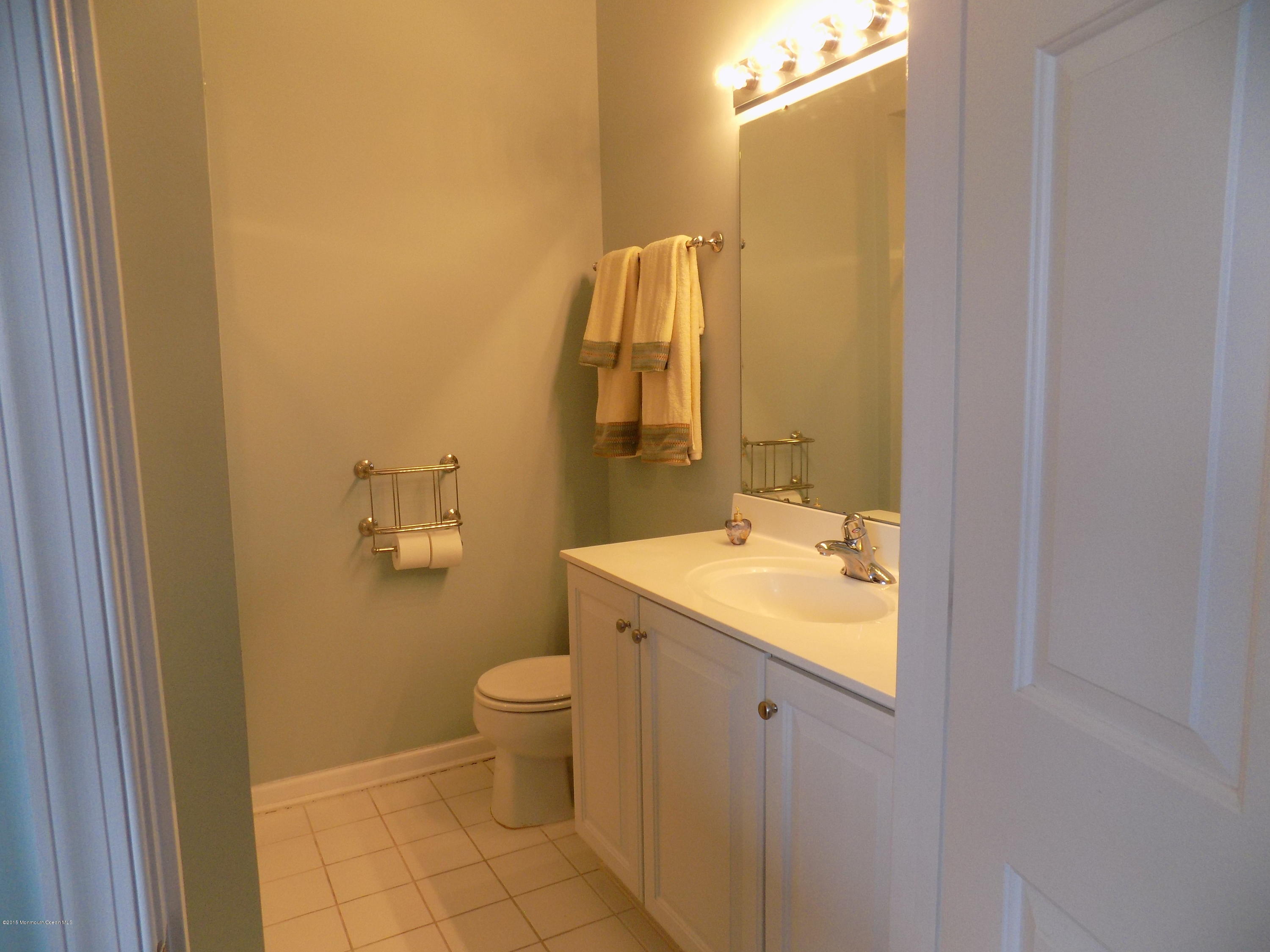 40 Saxton Road Farmingdale, NJ 07727 - Photo 8 of 16 DSCN0036.JPG