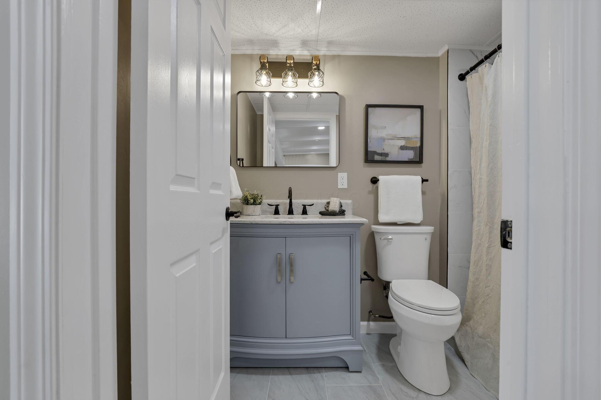 3701 Dublin Road Columbus, OH 43221 - Photo 25 of 55 Full Bath