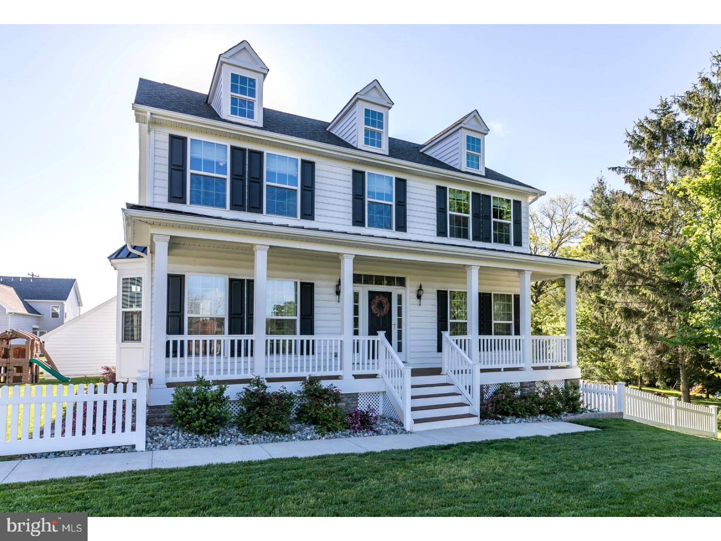514 Sutton Place Spring City, PA 19475 - Photo 1 of 25 Gallery Image 1