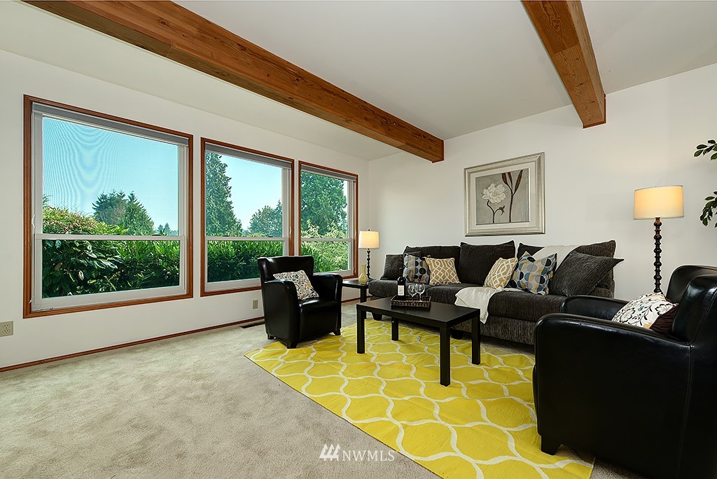 10920 Northeast 157th Street Bothell, WA 98011 - Photo 3 of 24 Gallery Image 3