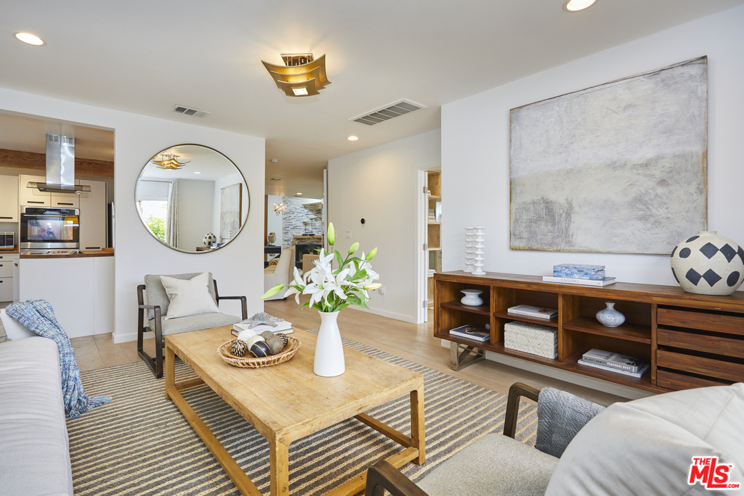 241 7th Avenue Venice, CA 90291 - Photo 21 of 48