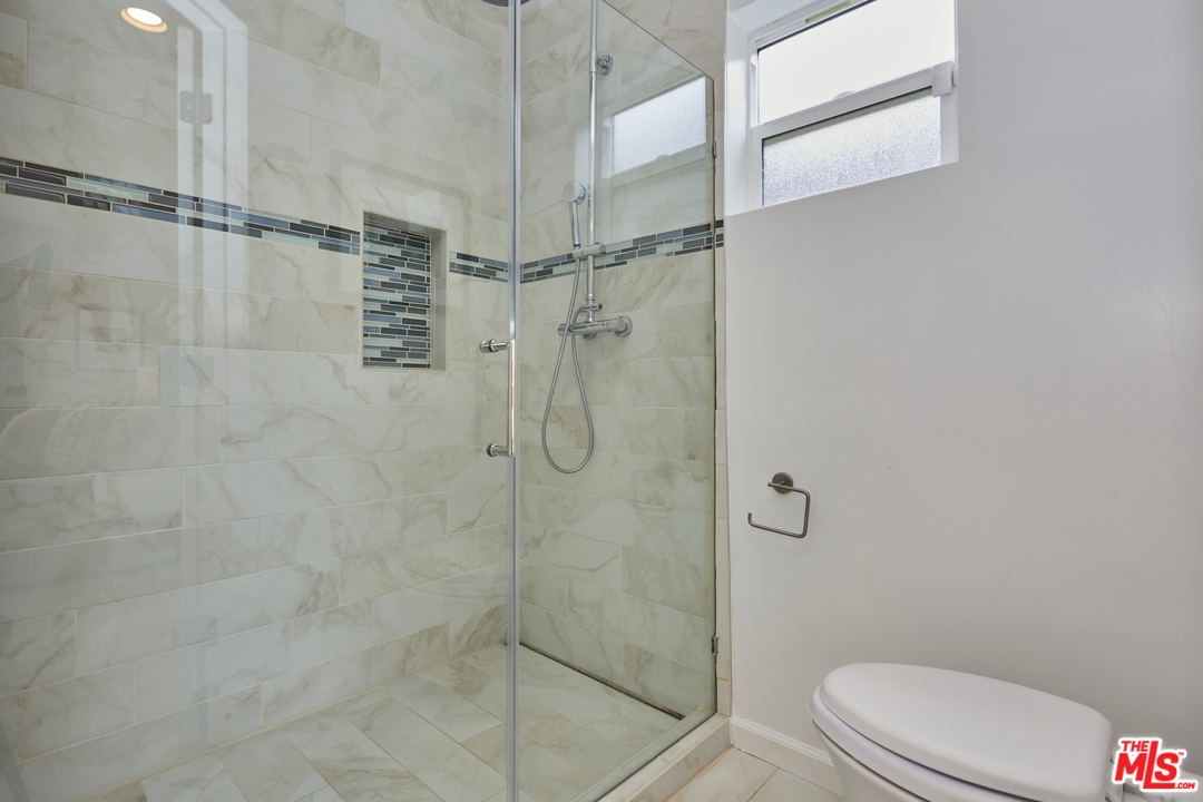 241 7th Avenue Venice, CA 90291 - Photo 26 of 48