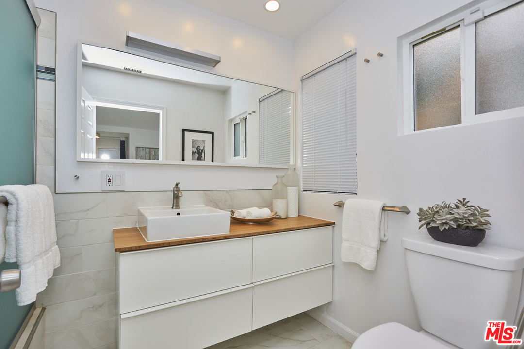 241 7th Avenue Venice, CA 90291 - Photo 30 of 48