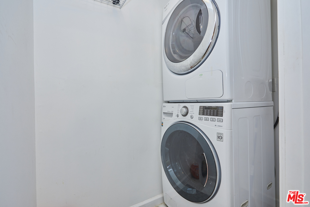 241 7th Avenue Venice, CA 90291 - Photo 34 of 48