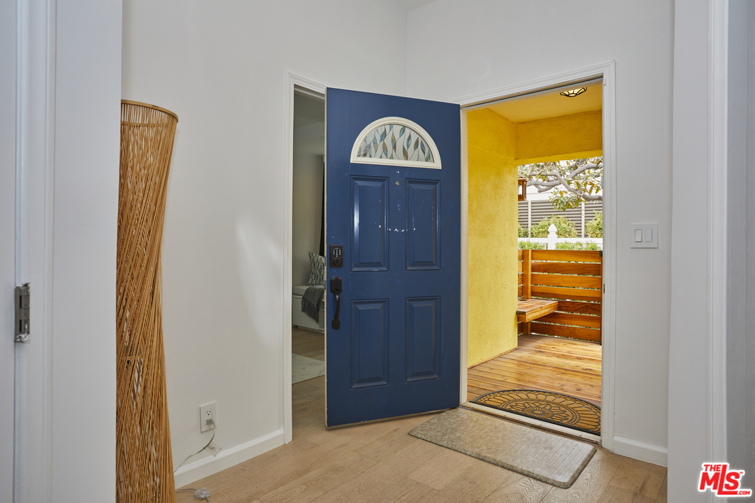 241 7th Avenue Venice, CA 90291 - Photo 8 of 48