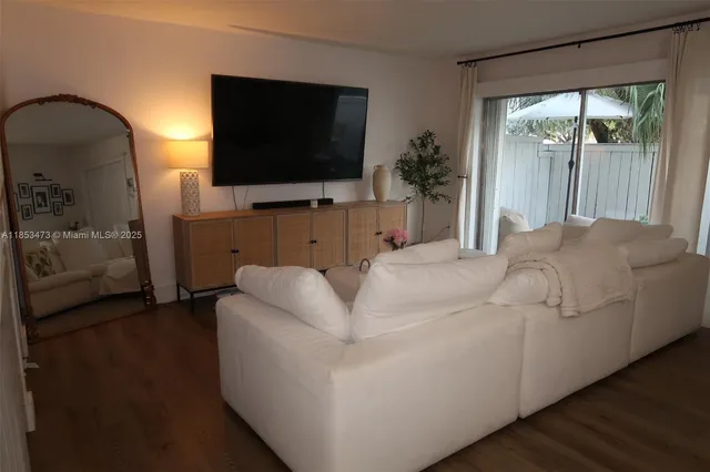 $2,750 | 4530 Southwest 68th Ct Circle, Unit 356, Miami, FL 33155