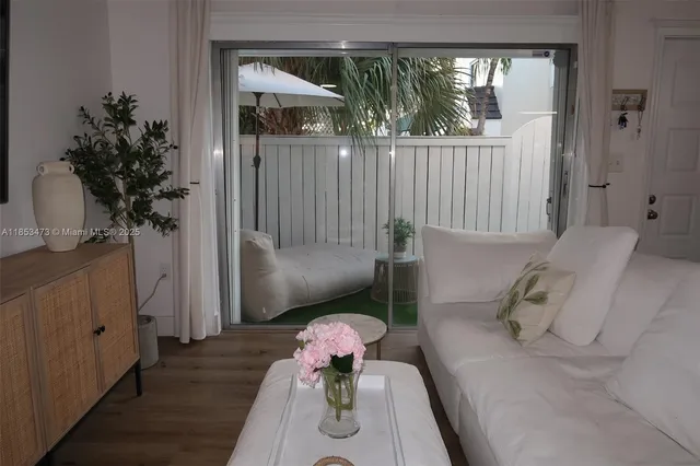 $2,750 | 4530 Southwest 68th Ct Circle, Unit 356, Miami, FL 33155