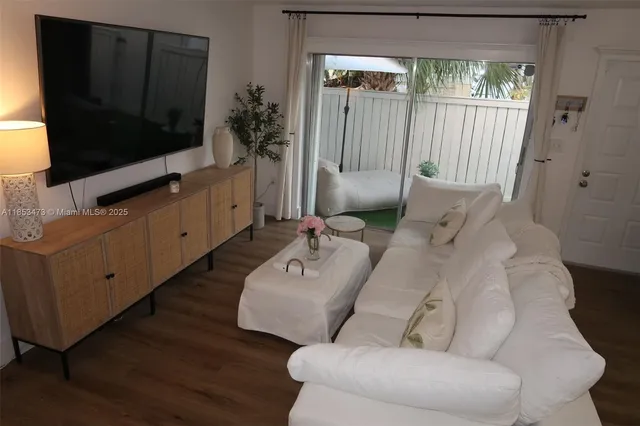 $2,750 | 4530 Southwest 68th Ct Circle, Unit 356, Miami, FL 33155