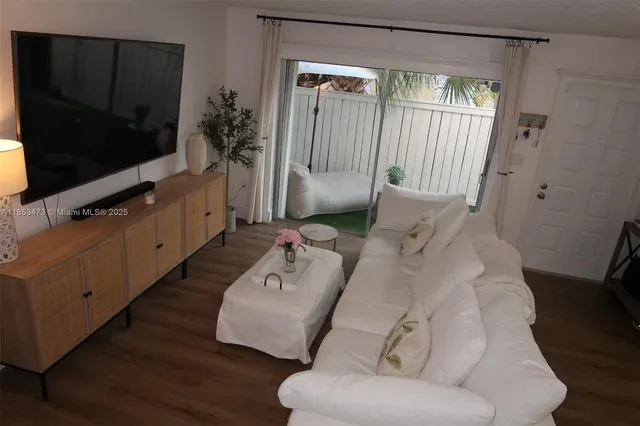 $2,750 | 4530 Southwest 68th Ct Circle, Unit 356, Miami, FL 33155