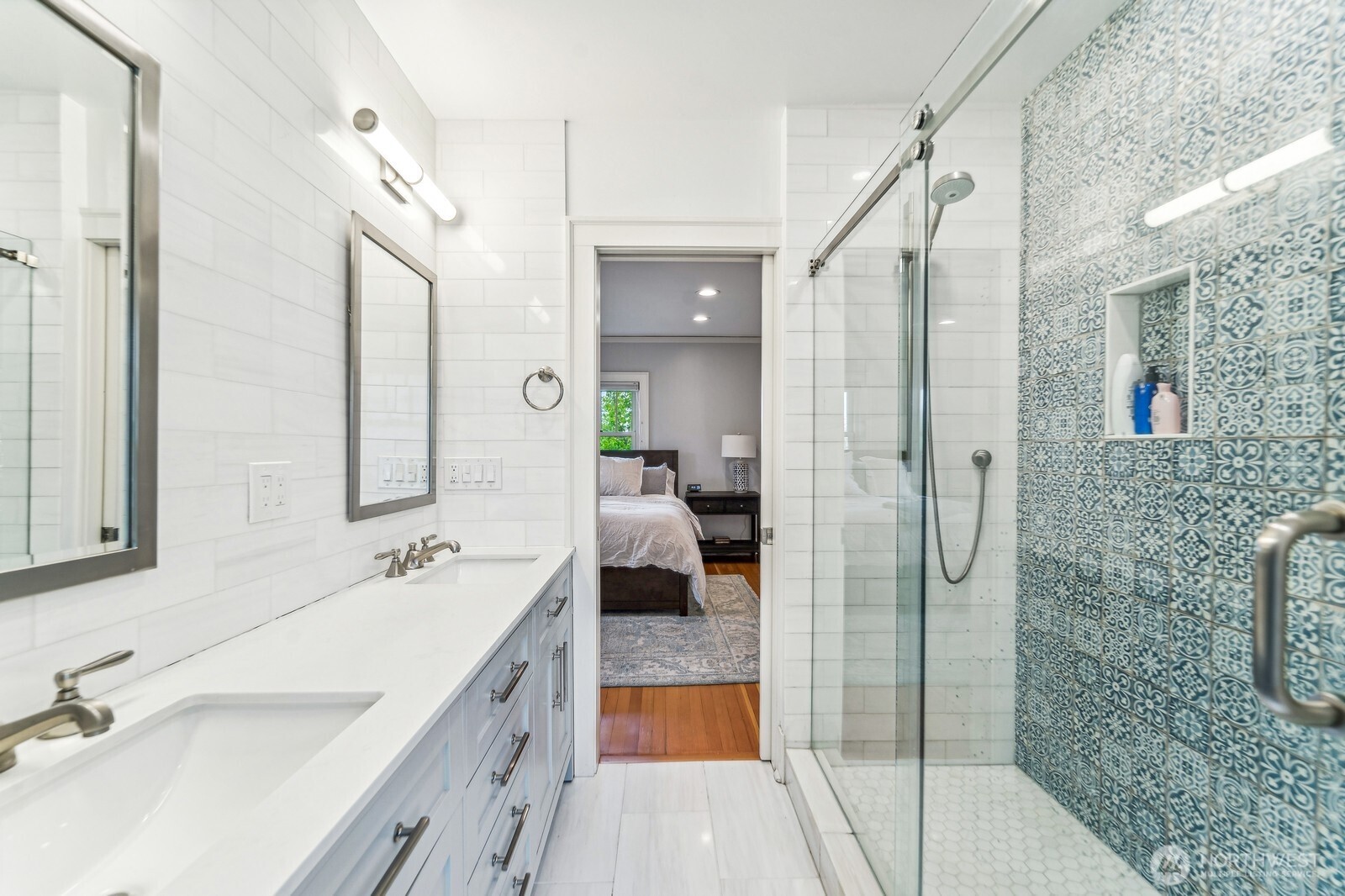 2137 East Hamlin Street Seattle, WA 98112 - Photo 9 of 15