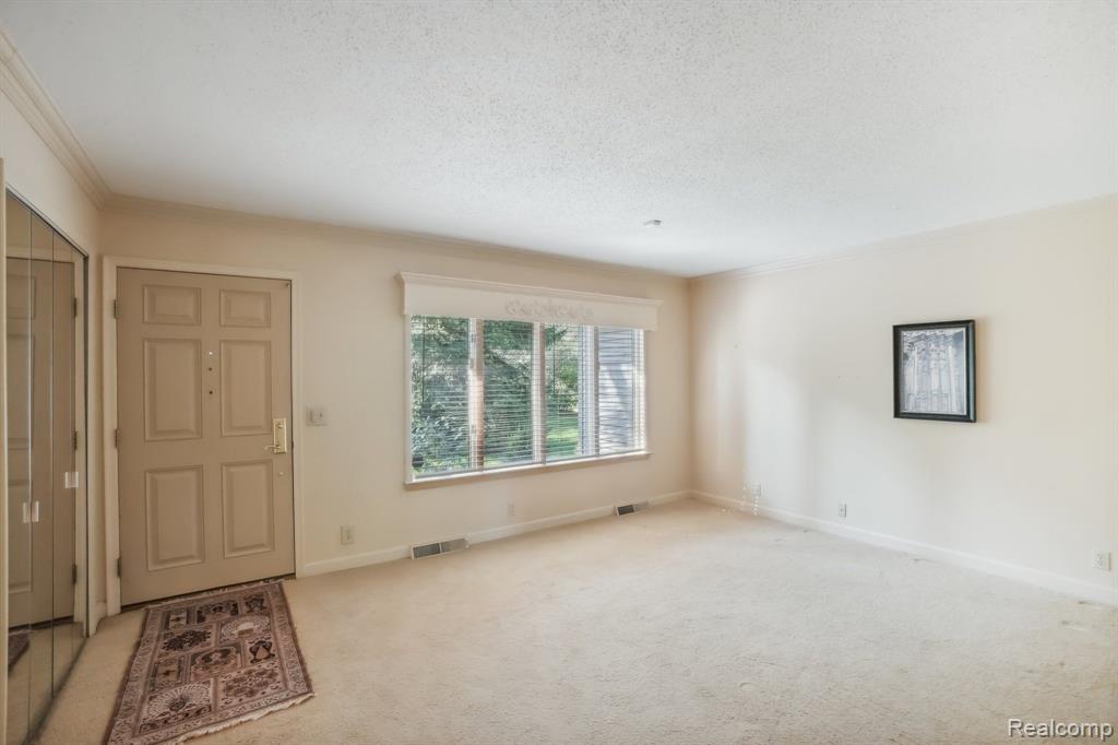 60120 Mt Vernon Road Rochester, MI 48306 - Photo 15 of 59