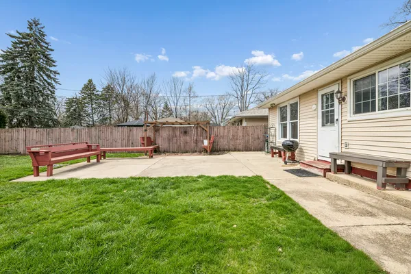 $375,000 | 191 Ashland Avenue, Des Plaines, IL 60016