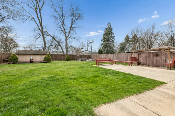 $375,000 | 191 Ashland Avenue, Des Plaines, IL 60016