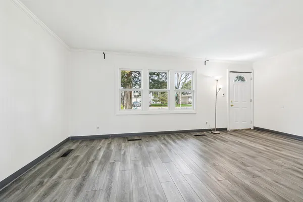 $375,000 | 191 Ashland Avenue, Des Plaines, IL 60016