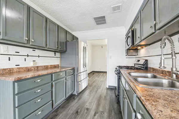 $375,000 | 191 Ashland Avenue, Des Plaines, IL 60016