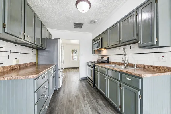$375,000 | 191 Ashland Avenue, Des Plaines, IL 60016
