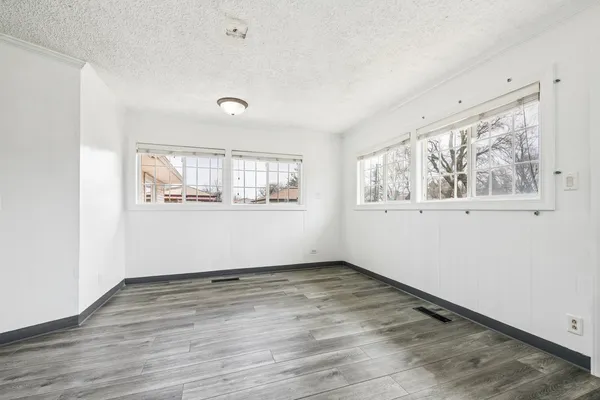 $375,000 | 191 Ashland Avenue, Des Plaines, IL 60016