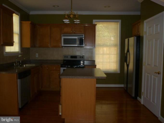 5344 Ravensworth Road Springfield, VA 22151 - Photo 11 of 17 Kitchen