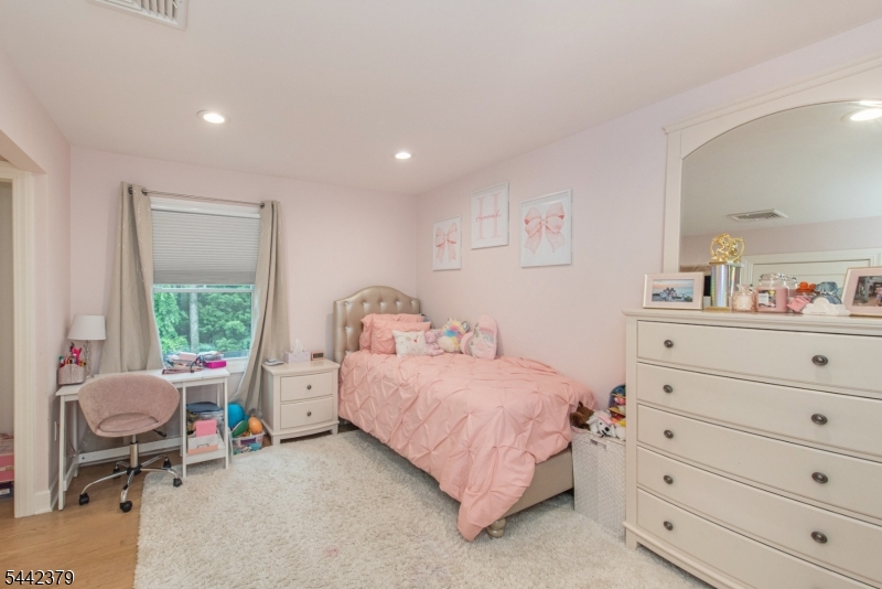 57 Coventry Road Wayne, NJ 07470 - Photo 24 of 35