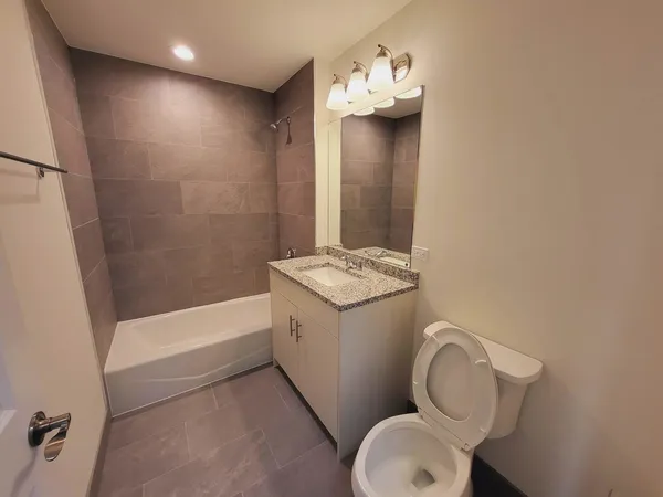 $278,000 | 3595 South Archer Avenue, Unit 2C, Chicago, IL 60609