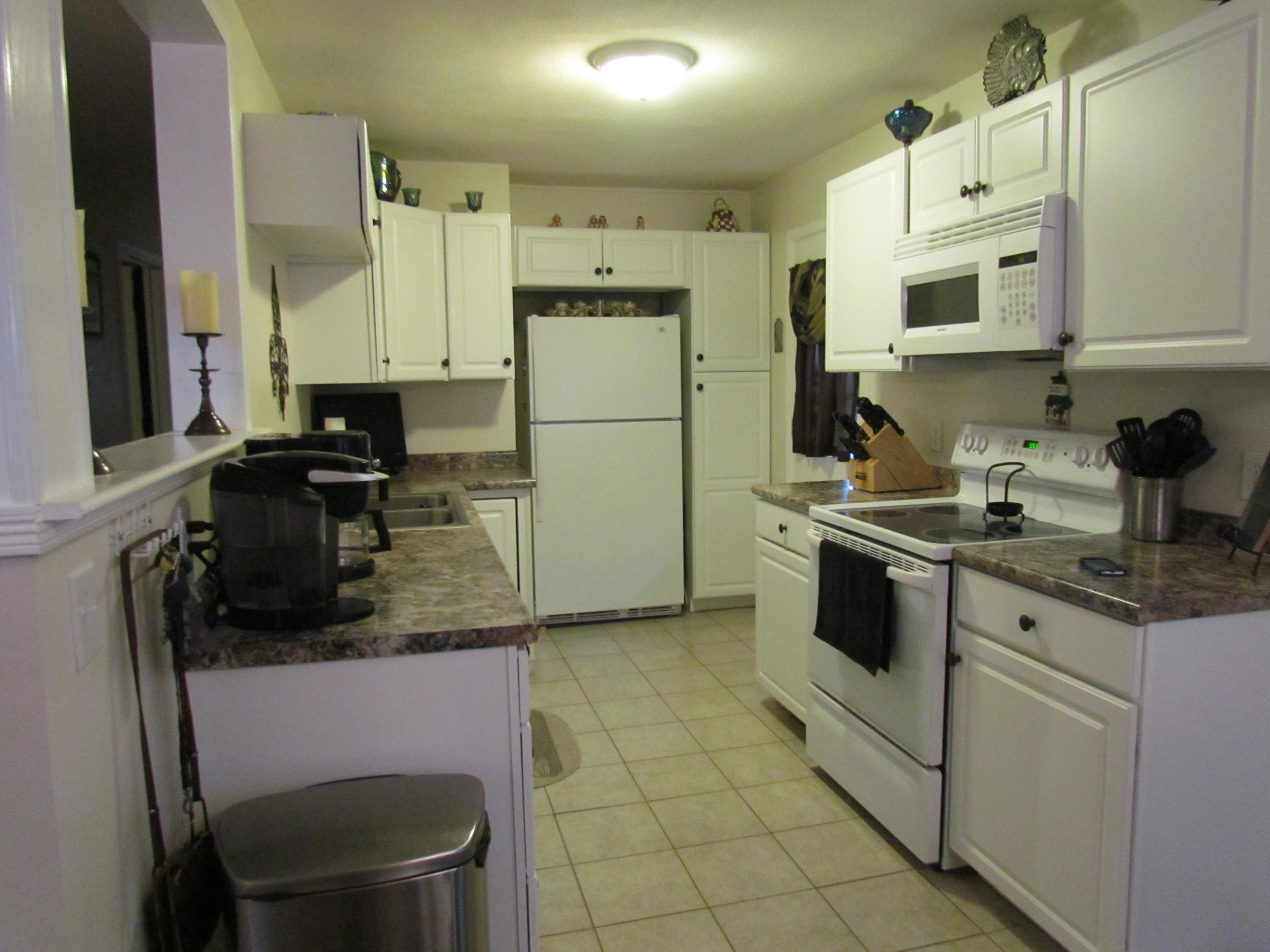 3117 Oliver Road Northeast Roanoke, VA 24012 - Photo 6 of 26 Kitchen