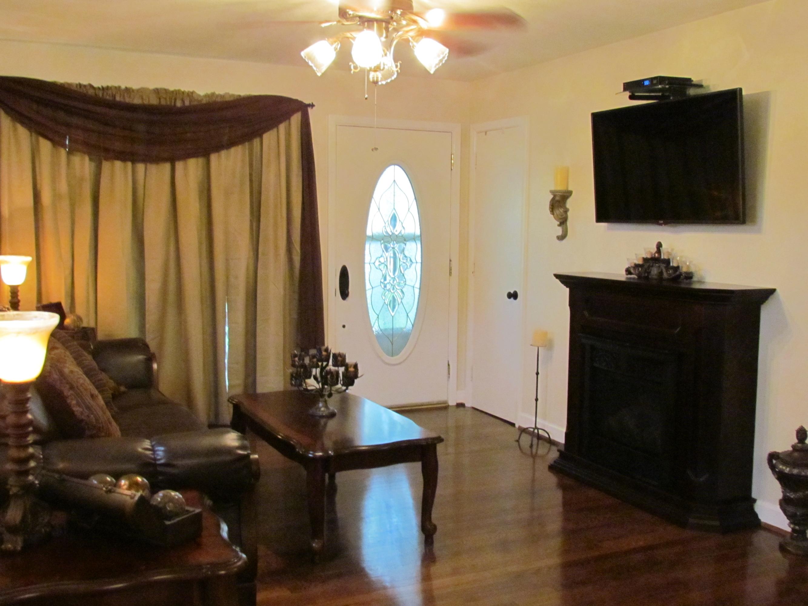 3117 Oliver Road Northeast Roanoke, VA 24012 - Photo 10 of 26 Living Room II