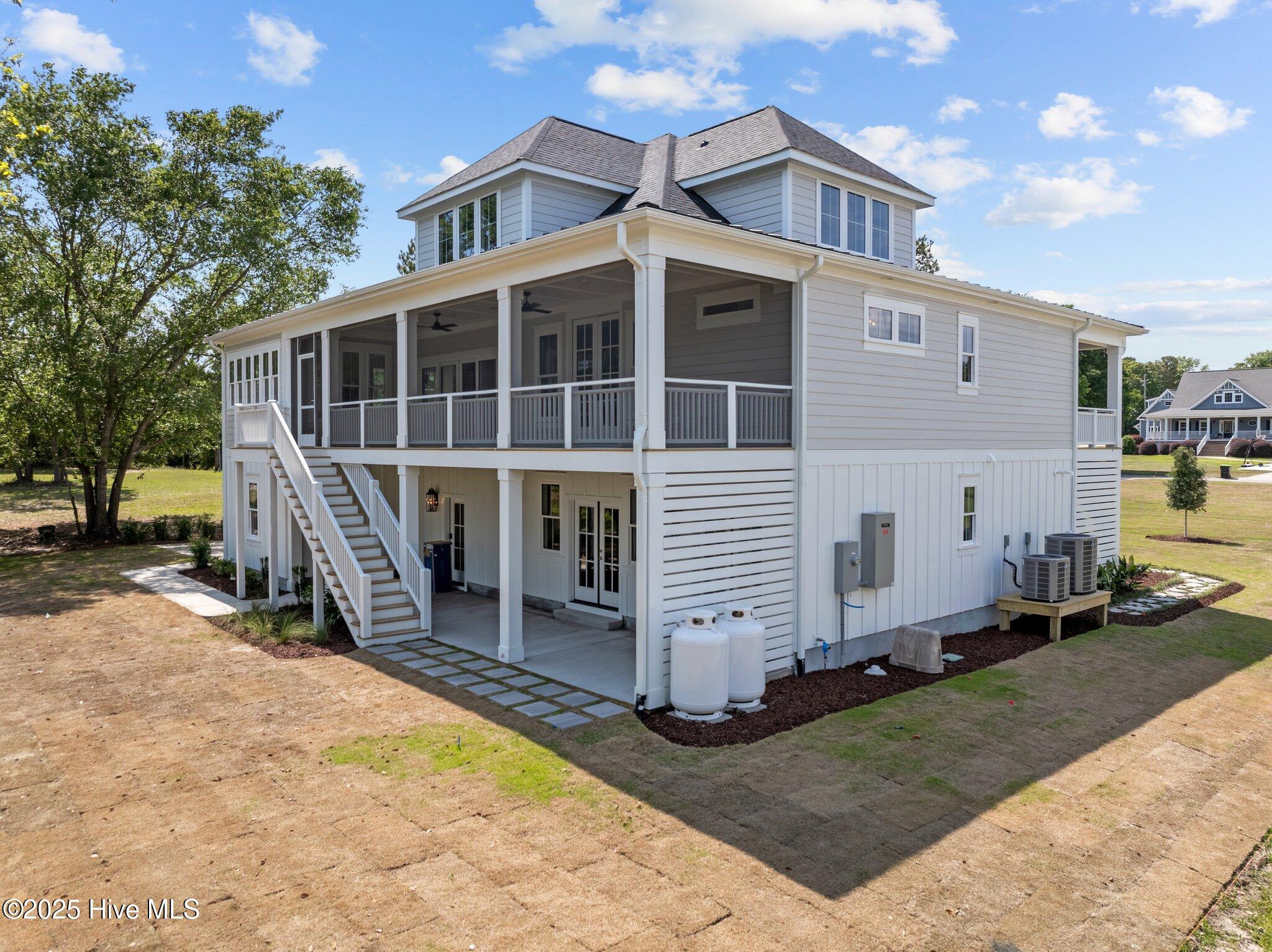 40 Crane Pointe Road Hampstead, NC 28443 - Photo 4 of 62 4-web-or-mls-DJI_20250502085600_0923_D