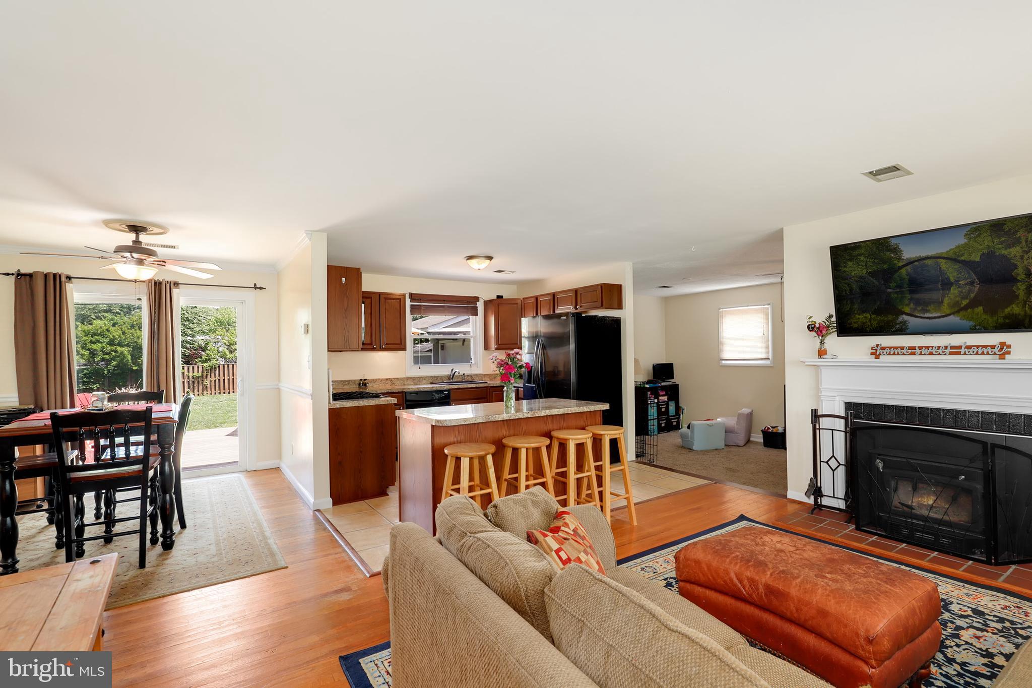 120 Brent Road Arnold, MD 21012 - Photo 4 of 39 Gallery Image 4