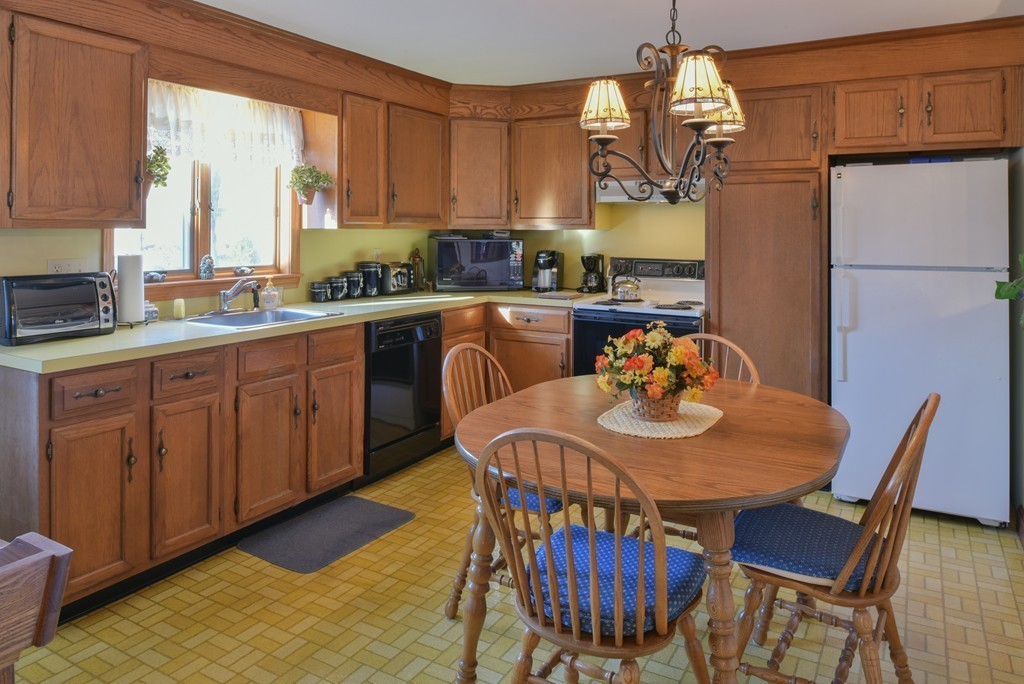 16 Monroe Road Salem, MA 01970 - Photo 7 of 13 Gallery Image 7
