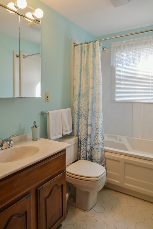 16 Monroe Road Salem, MA 01970 - Photo 9 of 13 Gallery Image 9