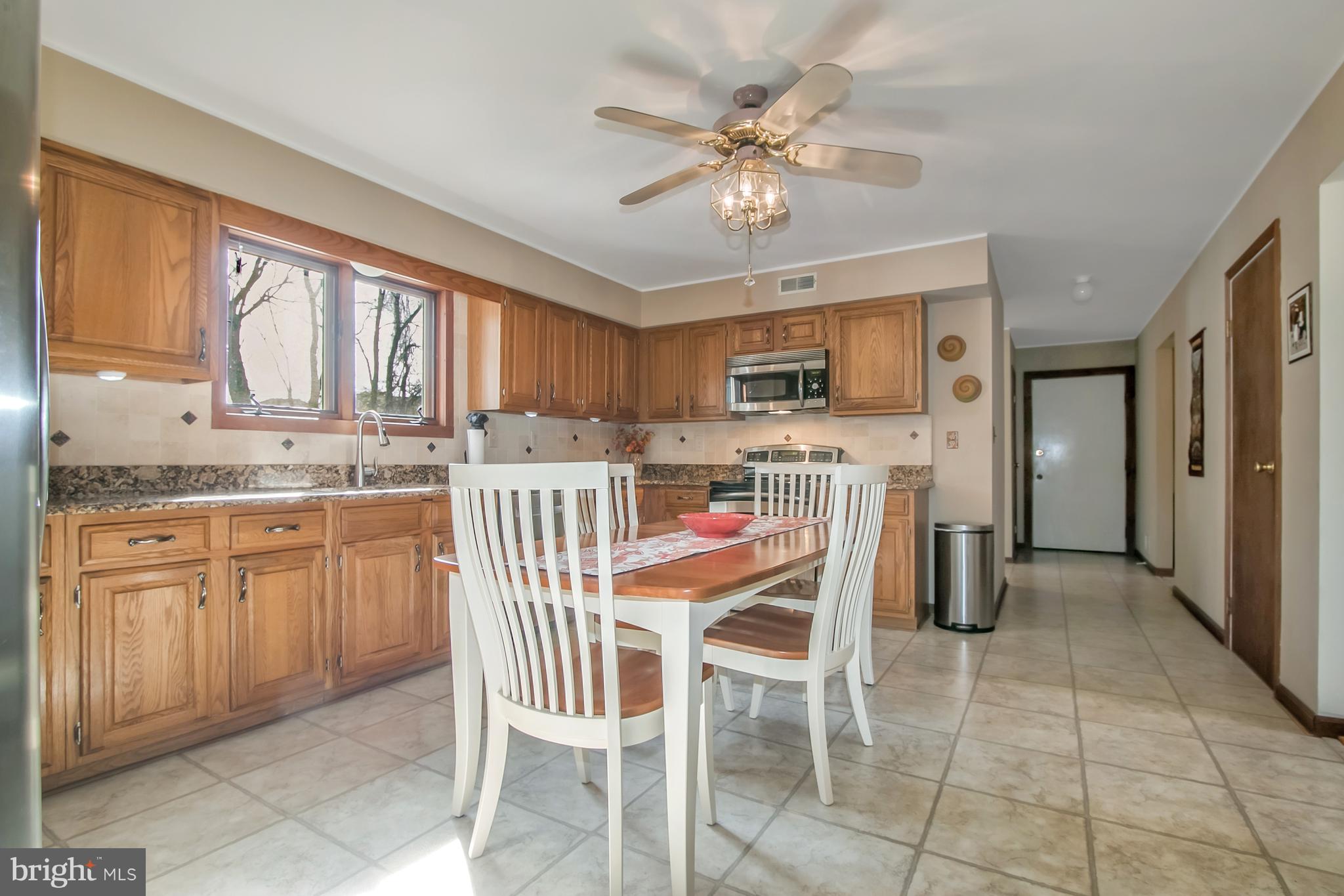 1180 Doe Run Road Newark, DE 19711 - Photo 7 of 24 Eat in Kitchen