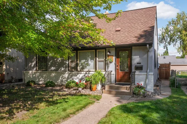 $379,900 | 2027 West Thure Avenue, St. Paul, MN 55116