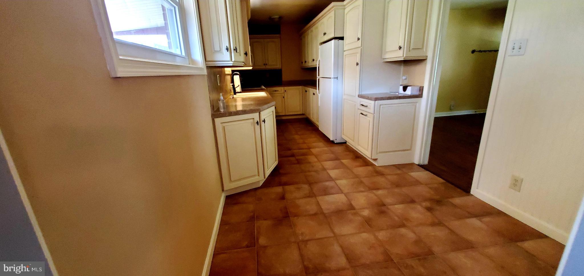 703 Marchman Road Philadelphia, PA 19115 - Photo 13 of 34