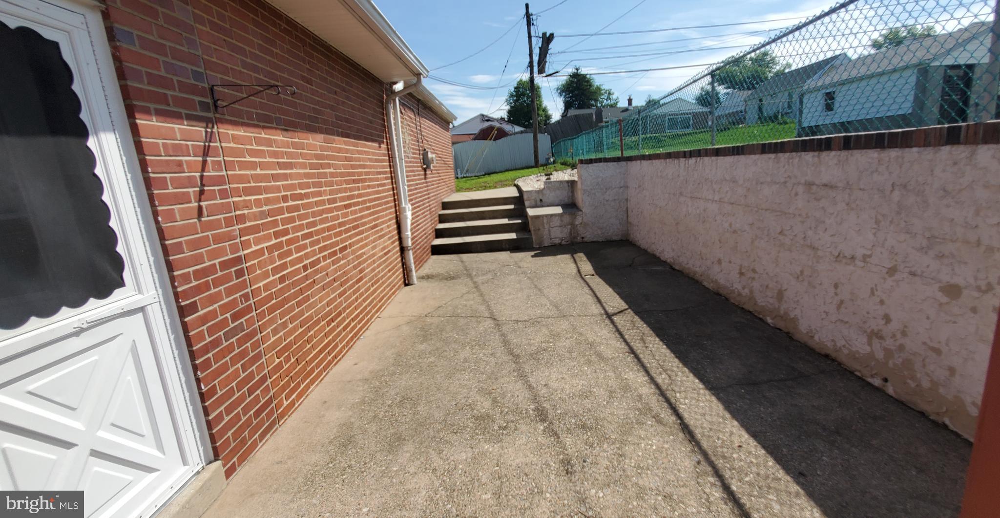 703 Marchman Road Philadelphia, PA 19115 - Photo 27 of 34