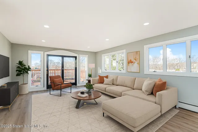 $998,888 | 244 Slater Boulevard | Ocean Breeze