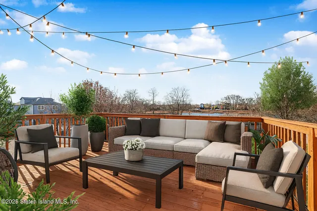 $998,888 | 244 Slater Boulevard | Ocean Breeze