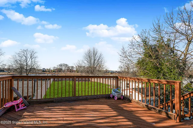 $998,888 | 244 Slater Boulevard | Ocean Breeze