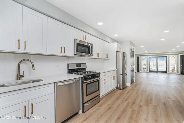 $998,888 | 244 Slater Boulevard | Ocean Breeze