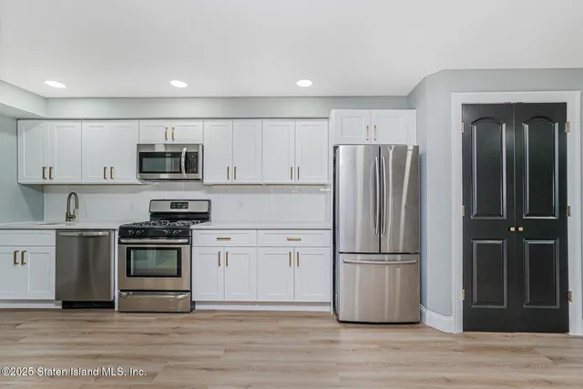 $998,888 | 244 Slater Boulevard | Ocean Breeze