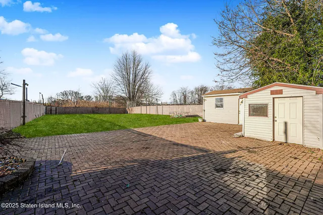 $998,888 | 244 Slater Boulevard | Ocean Breeze