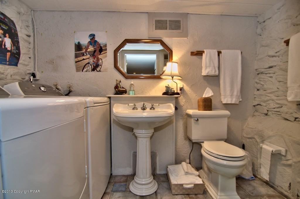 318 West Gate Road Cresco, PA 18326 - Photo 35 of 112 Entry Hall Bath View 2