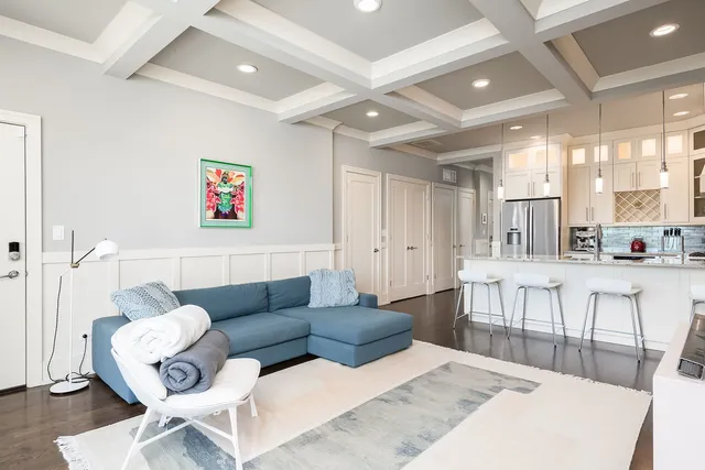 $400,000 | 6438 South Woodlawn Avenue, Unit 3N, Chicago, IL 60637