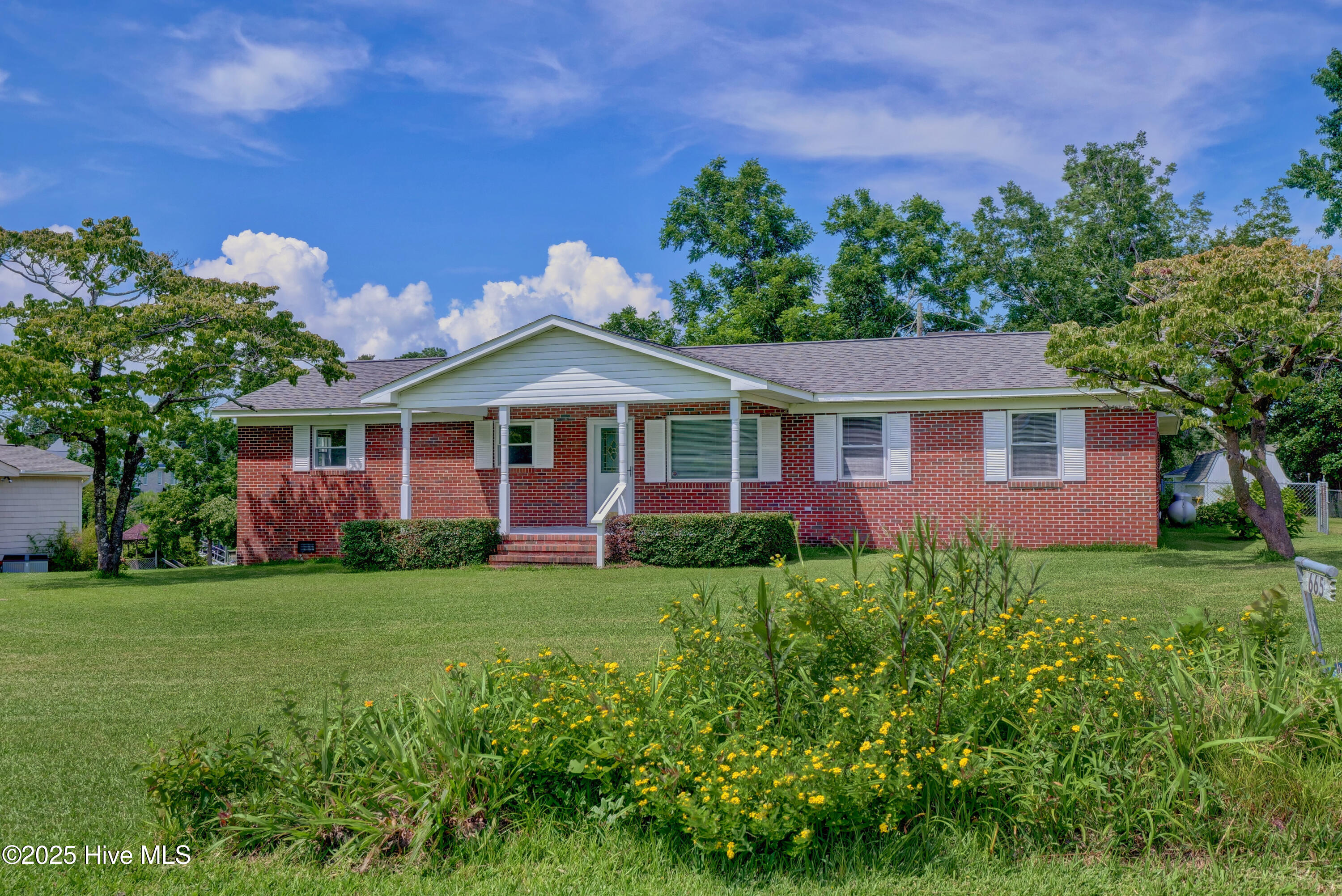 665 Hughes Road Hampstead, NC 28443 - Photo 4 of 40
