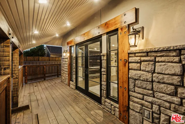 $1,995,000 | 5516 West 82nd Street, Los Angeles, CA 90045