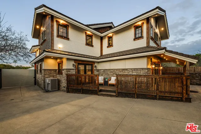 $1,995,000 | 5516 West 82nd Street, Los Angeles, CA 90045