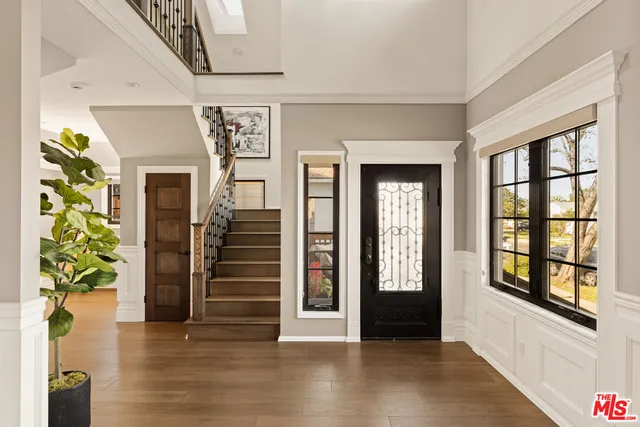 $1,995,000 | 5516 West 82nd Street, Los Angeles, CA 90045