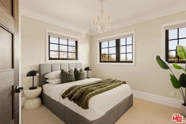 $1,995,000 | 5516 West 82nd Street, Los Angeles, CA 90045