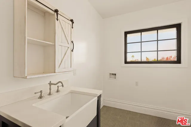 $1,995,000 | 5516 West 82nd Street, Los Angeles, CA 90045