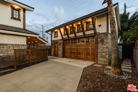 $1,995,000 | 5516 West 82nd Street, Los Angeles, CA 90045