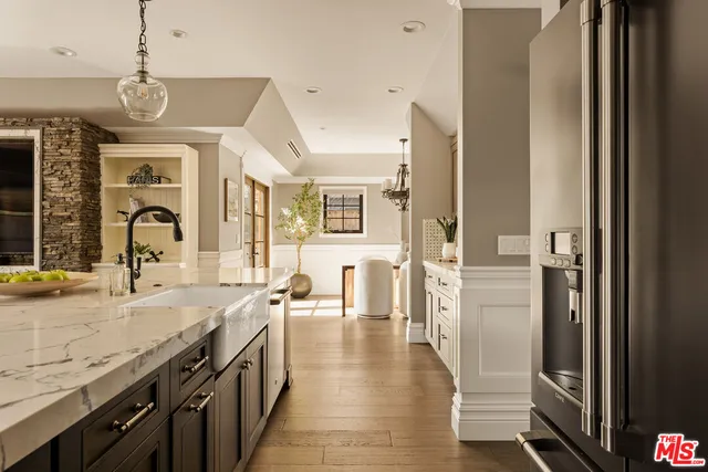 $1,995,000 | 5516 West 82nd Street, Los Angeles, CA 90045